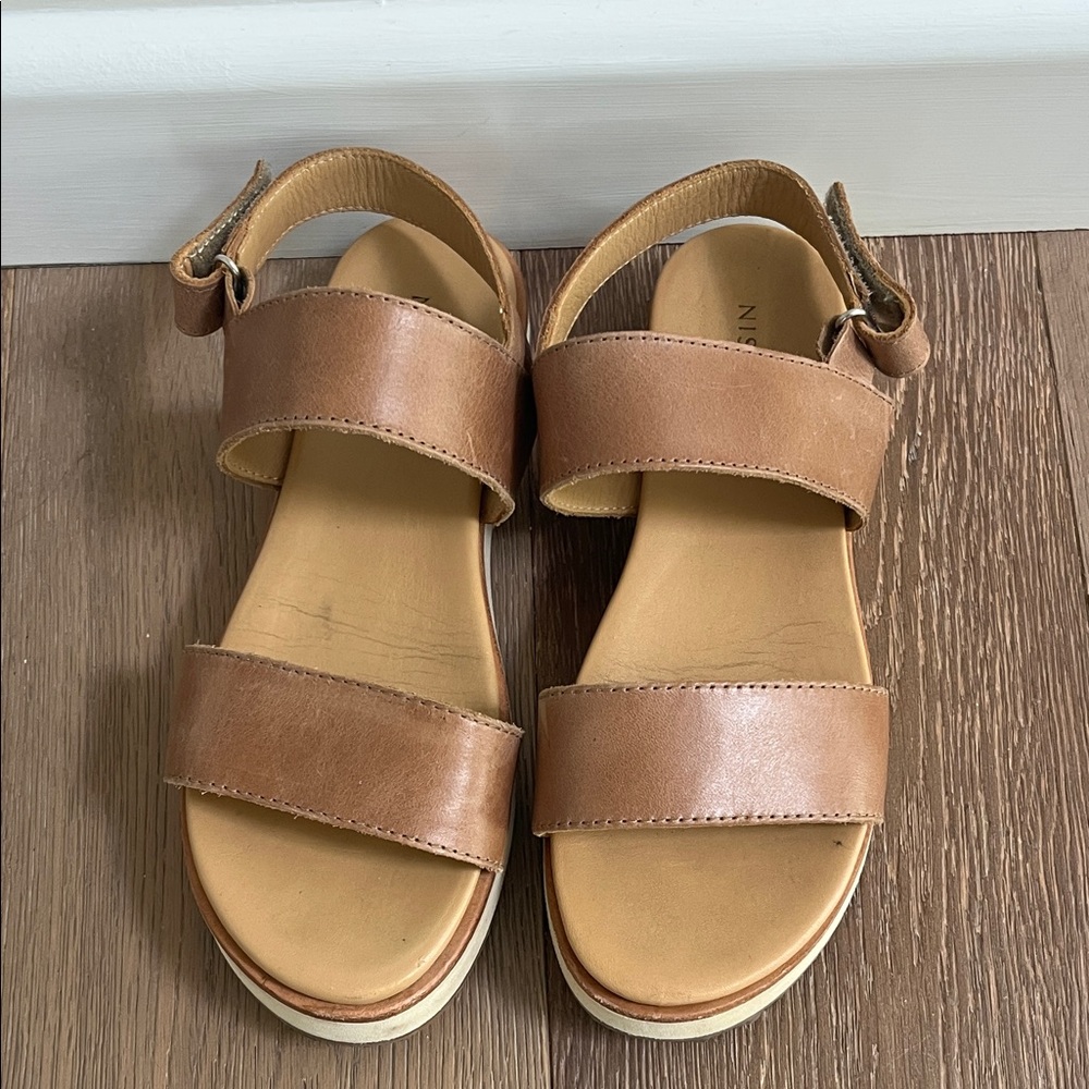 Nisolo Tan Leather Sandals